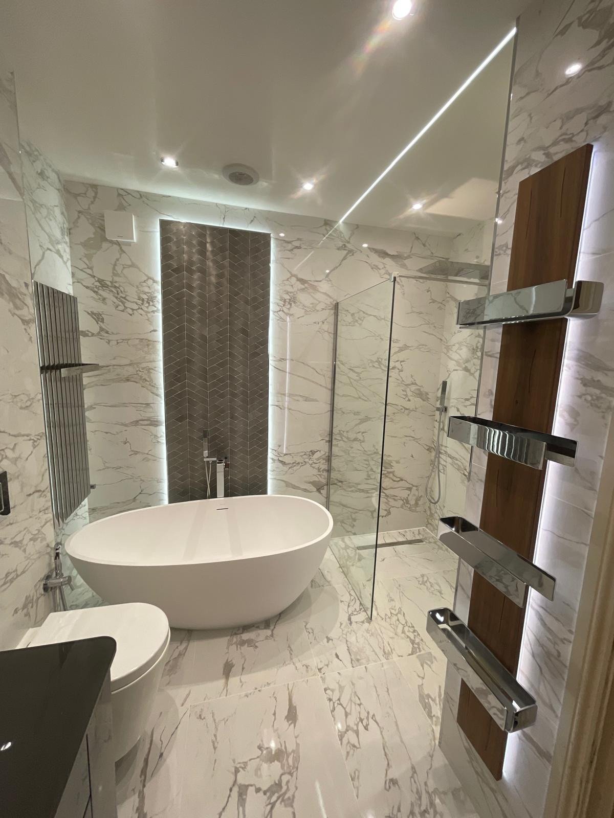 Marble bathroom fit-out