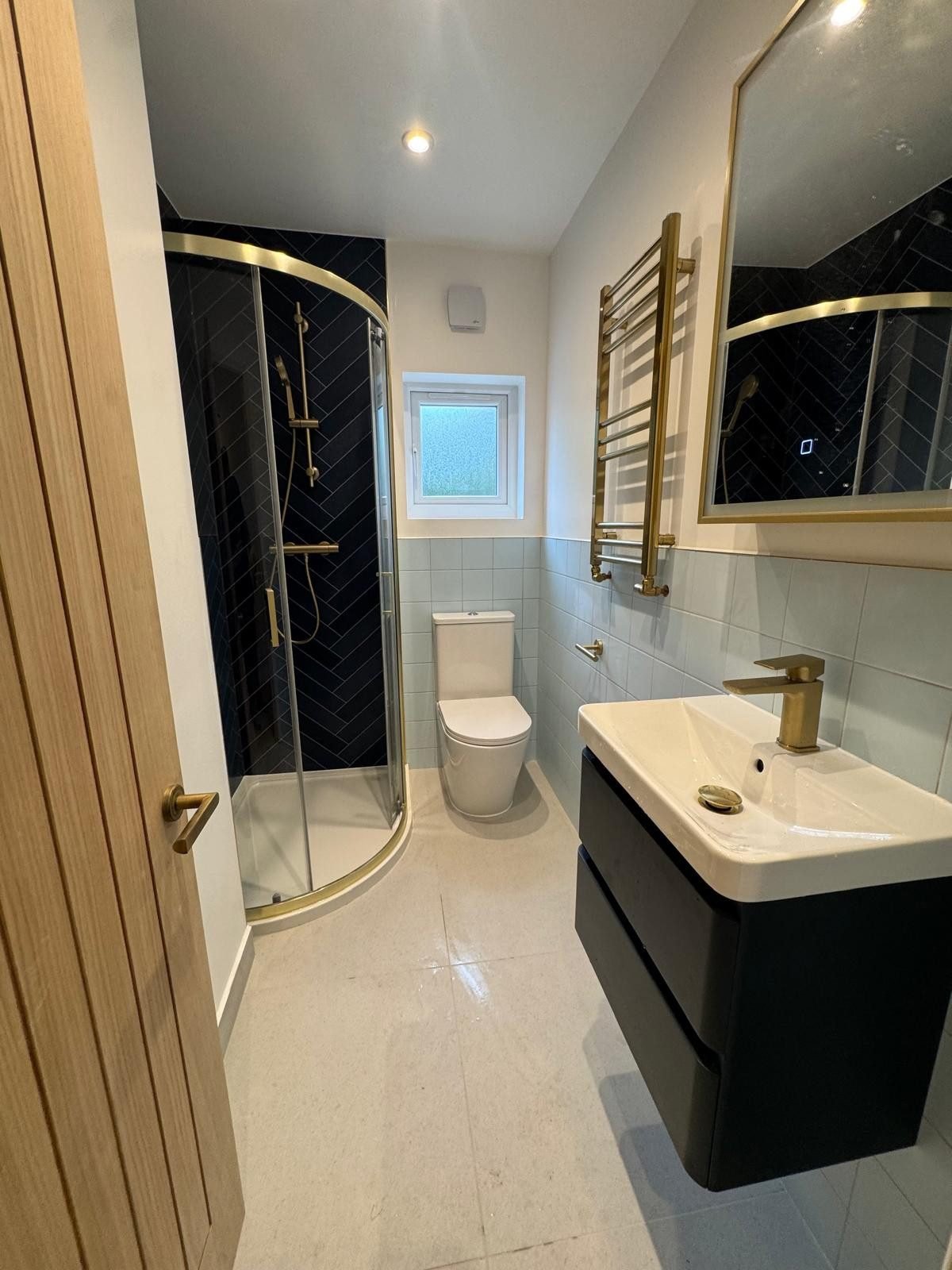 Wall-hung vanity suite